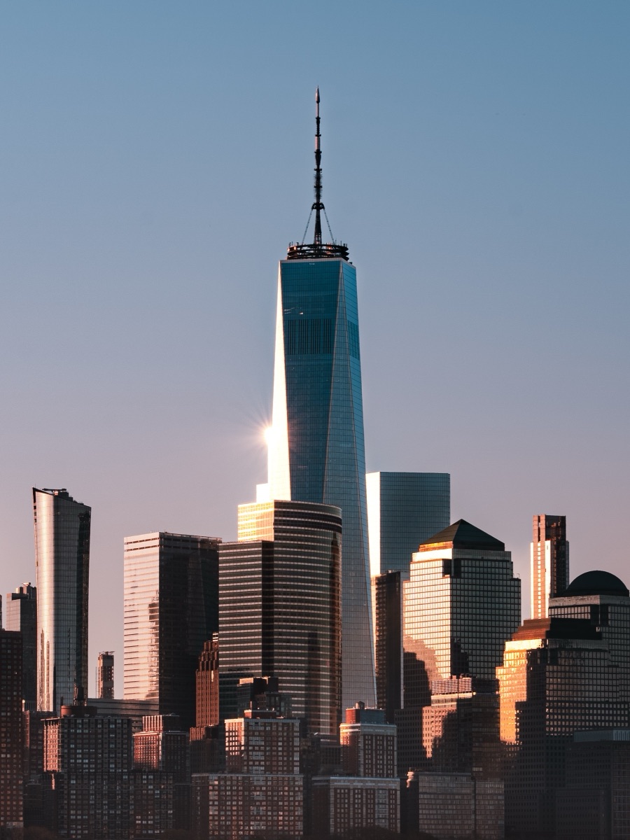 One World Trade Center catching the last sun above the Lower Manhattan skyline